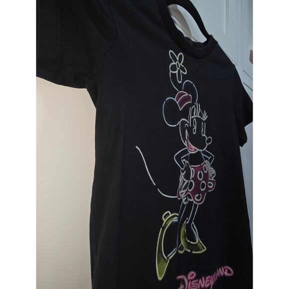Hong Kong Disneyland Minnie Graphic Tee – Size XS - Picture 3 of 6